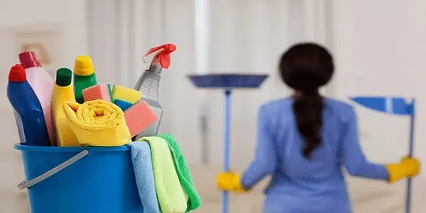 كيف يمكنني طلب خادمة بالساعة من شركة المعارف؟