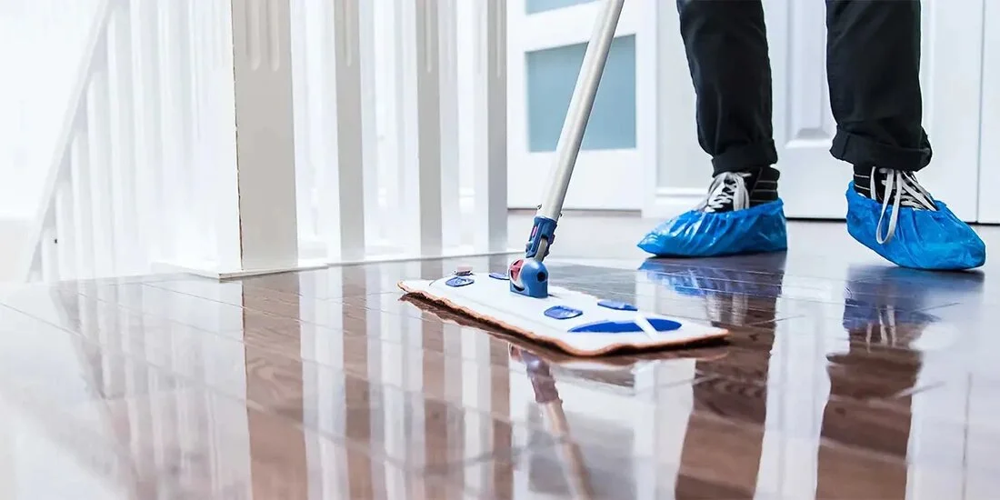 عاملات نظافة بالساعة الشارقة