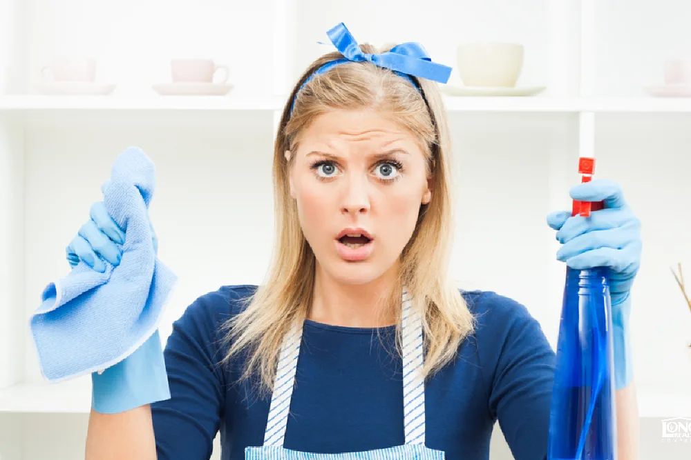 خادمات تعملن بالساعة للحفلات والمناسبات الخاصة